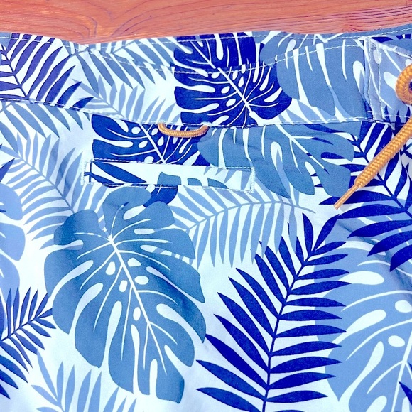 Deluth Trading Company Men’s swim trunks, floral print,good condition, size 42 - Picture 6 of 13